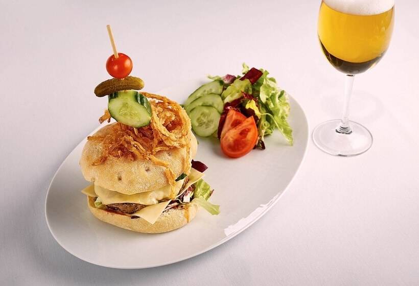 فندق Charleroi Airport   Van Der Valk