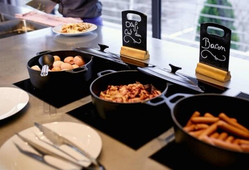 فندق Charleroi Airport   Van Der Valk