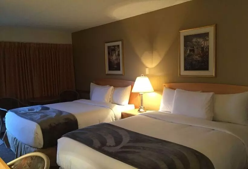 Отель Eastglen Inn