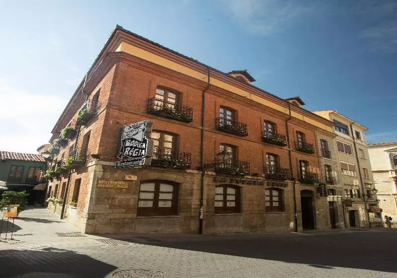 Hotel La Posada Regia