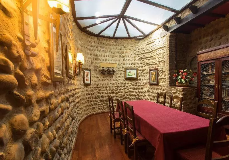 Hotel La Posada Regia