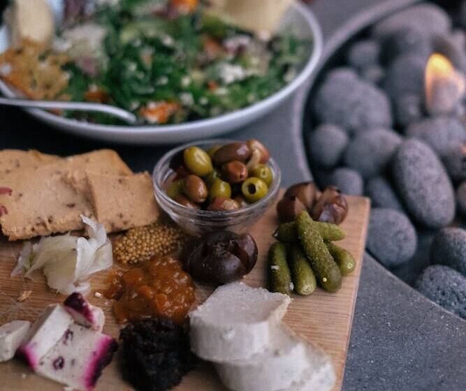 Hotel Nita Lake Lodge