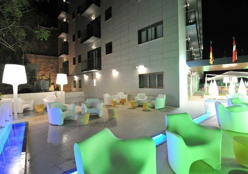 هتل On Aleta Room - Adults Only