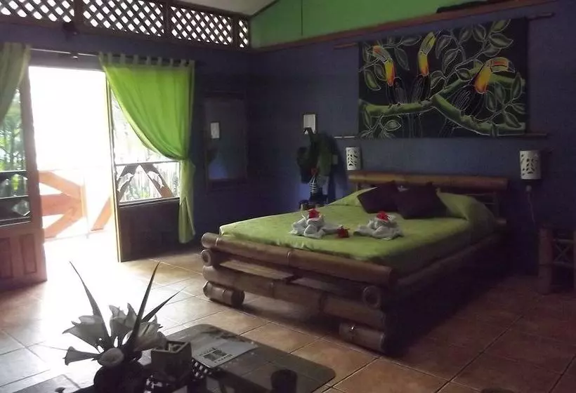 Totem Hotel Beach Resort