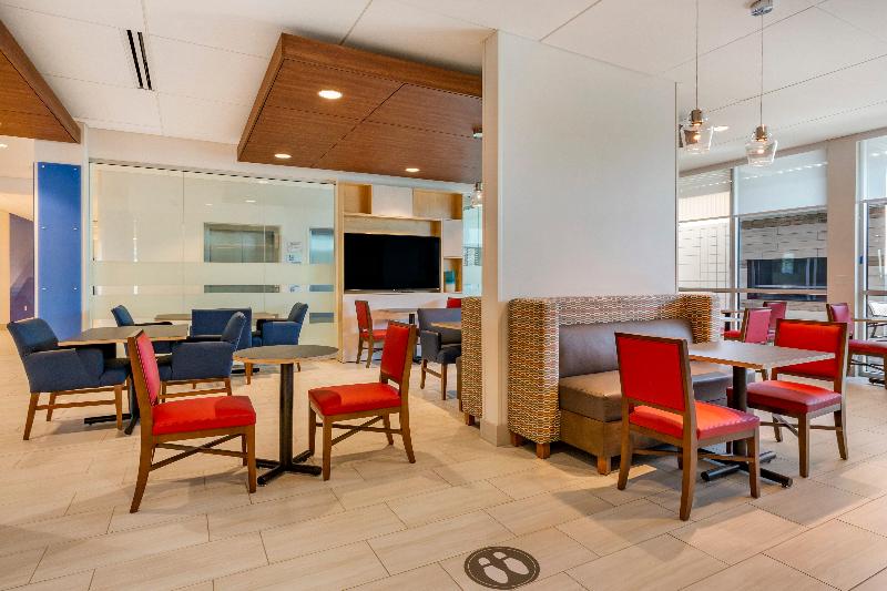 فندق Holiday Inn Express & Suites   Phoenix Dwtn   State Capitol, An Ihg