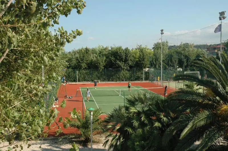 Hotelli Club Del Sole La Risacca Family Collection