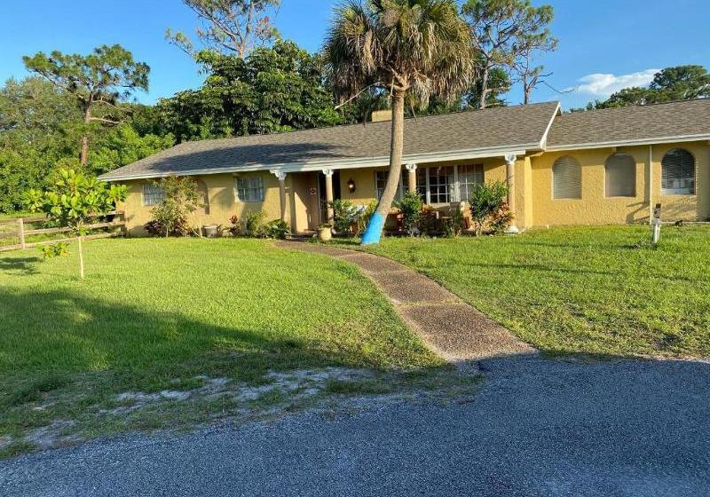 ホテル Oyo Family Ranch At Melbourne Fl