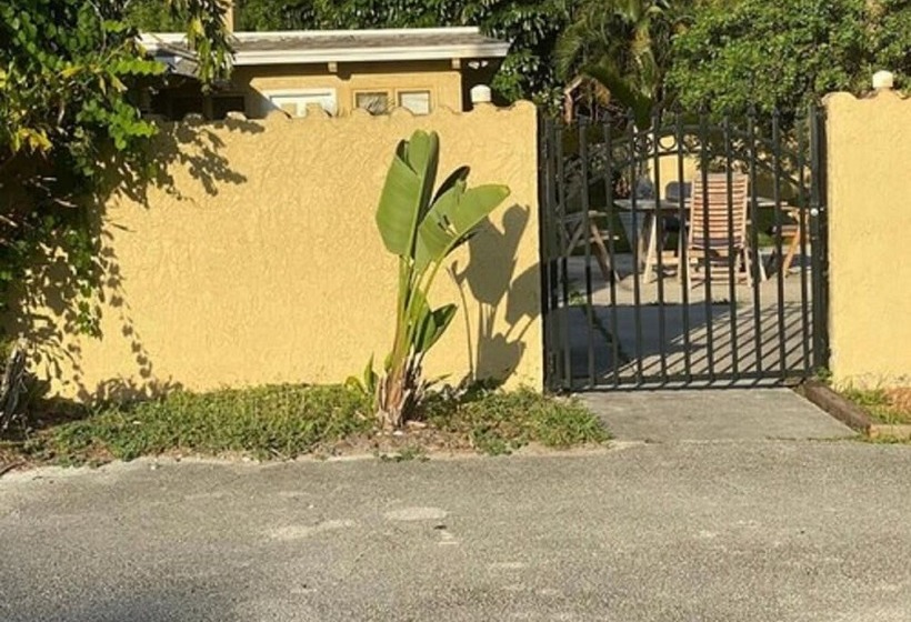 ホテル Oyo Family Ranch At Melbourne Fl