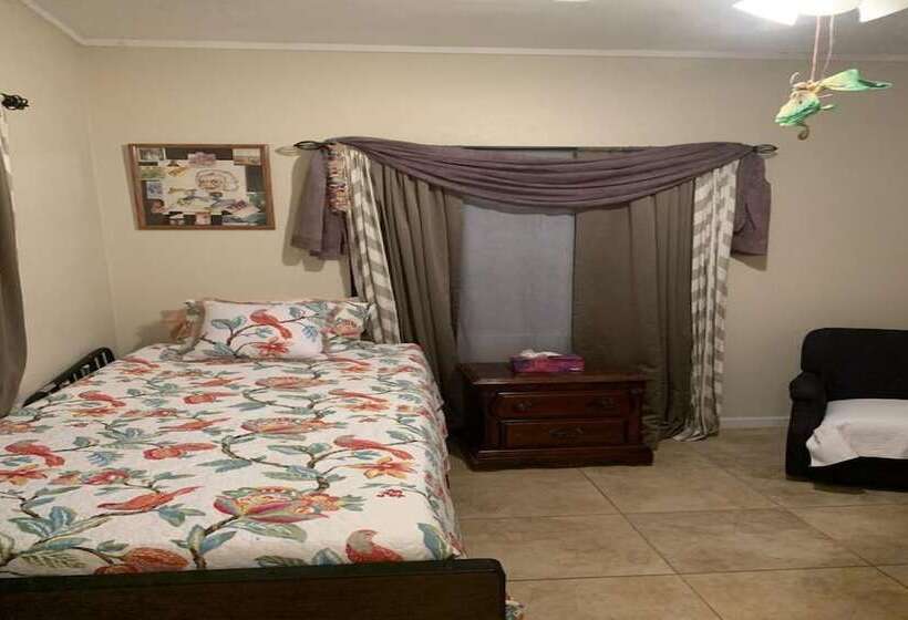 ホテル Oyo Family Ranch At Melbourne Fl