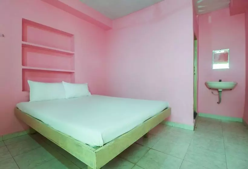 ホテル Santiagu Lodge By Oyo Rooms