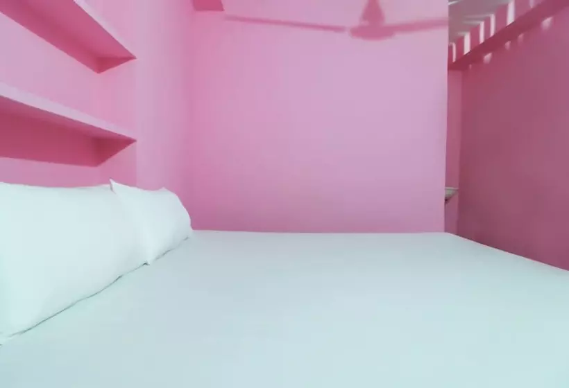 ホテル Santiagu Lodge By Oyo Rooms