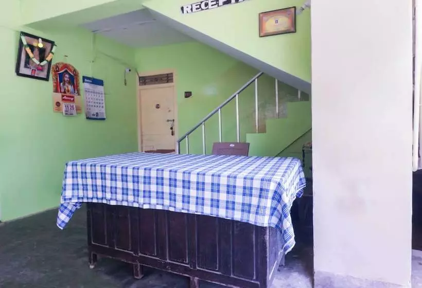 ホテル Santiagu Lodge By Oyo Rooms
