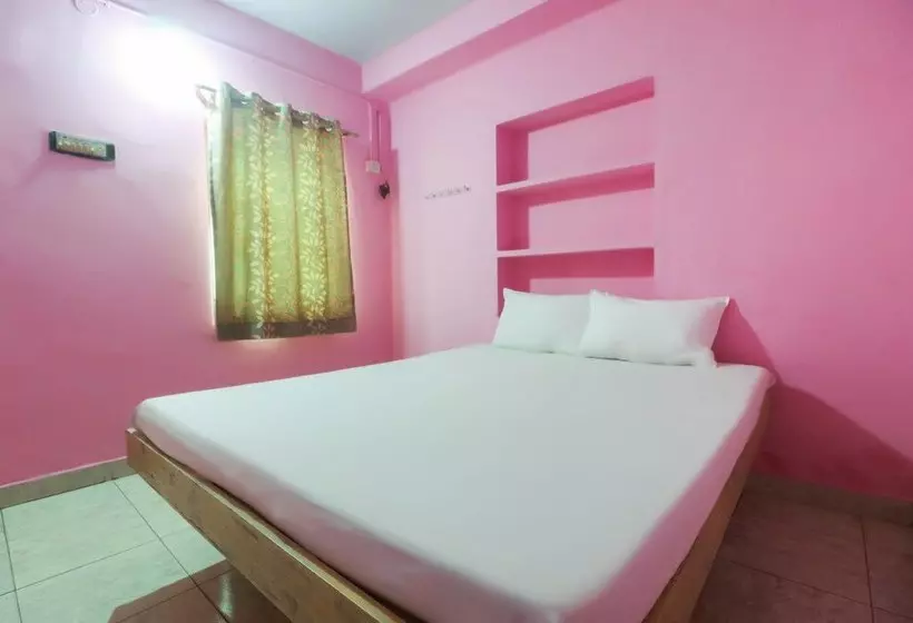 ホテル Santiagu Lodge By Oyo Rooms