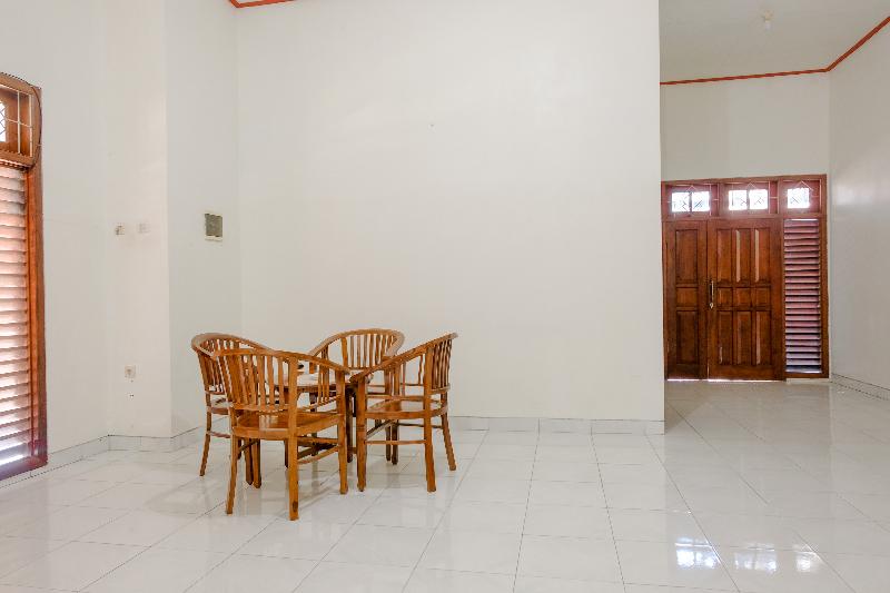 Hotell Spot On 2668 Pakis Residence