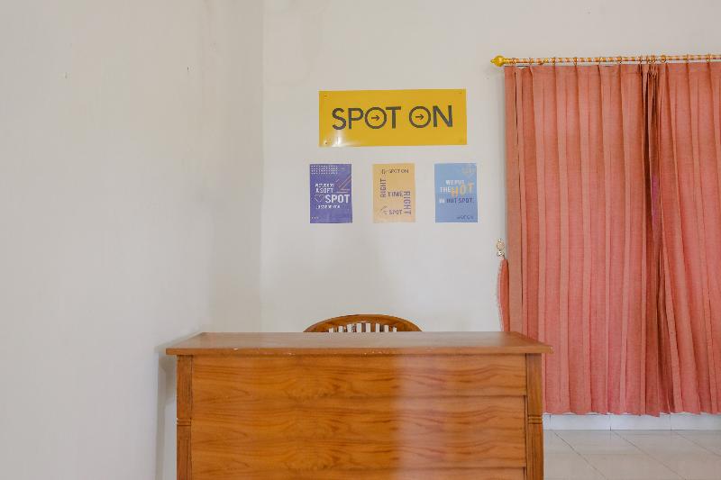 Hotell Spot On 2668 Pakis Residence