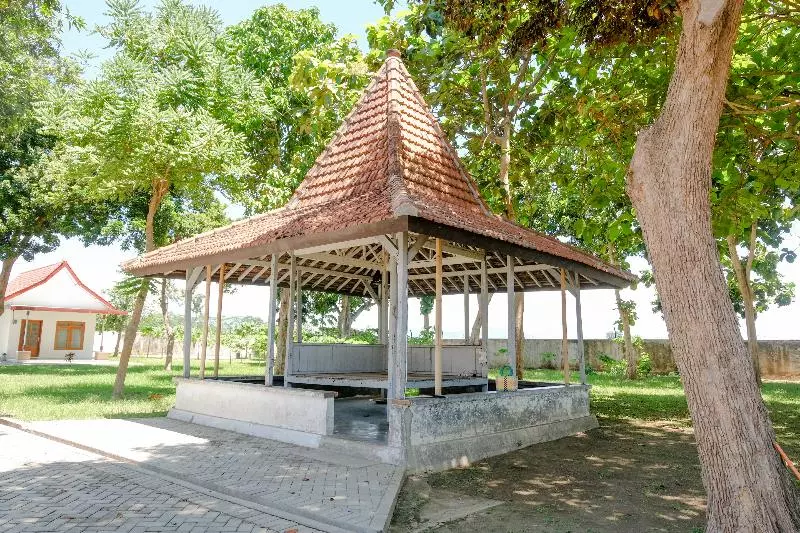 هتل Spot On 2668 Pakis Residence