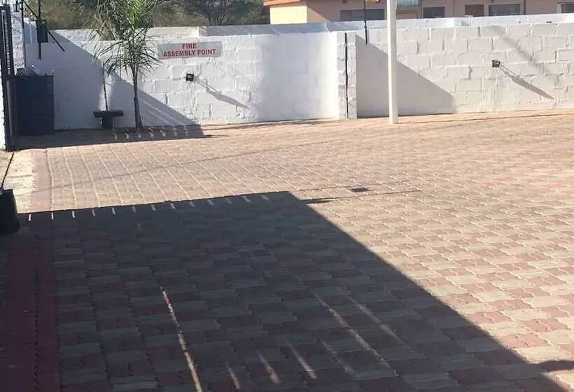 پانسیون Eagle Suites Guest House