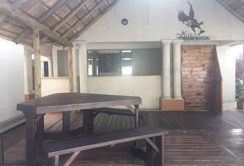 پانسیون Eagle Suites Guest House