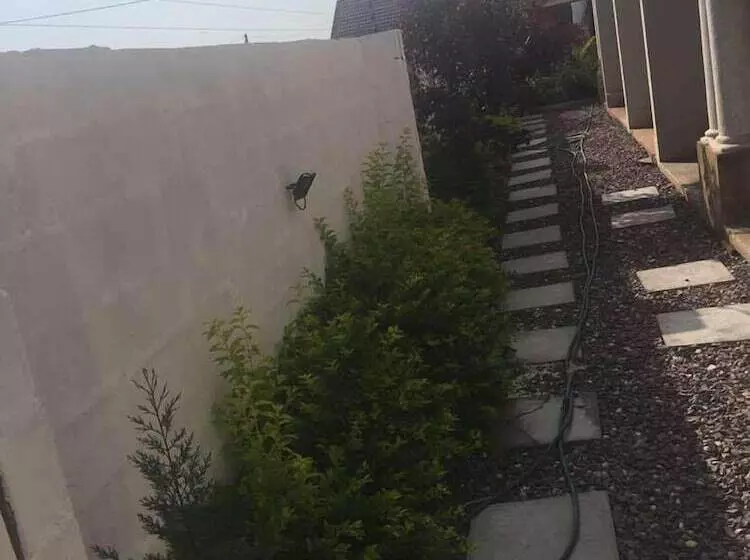 پانسیون Eagle Suites Guest House