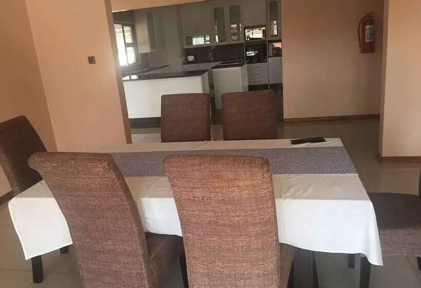 پانسیون Eagle Suites Guest House