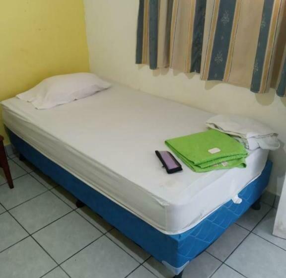 هاستل Hostal Casa Pilar