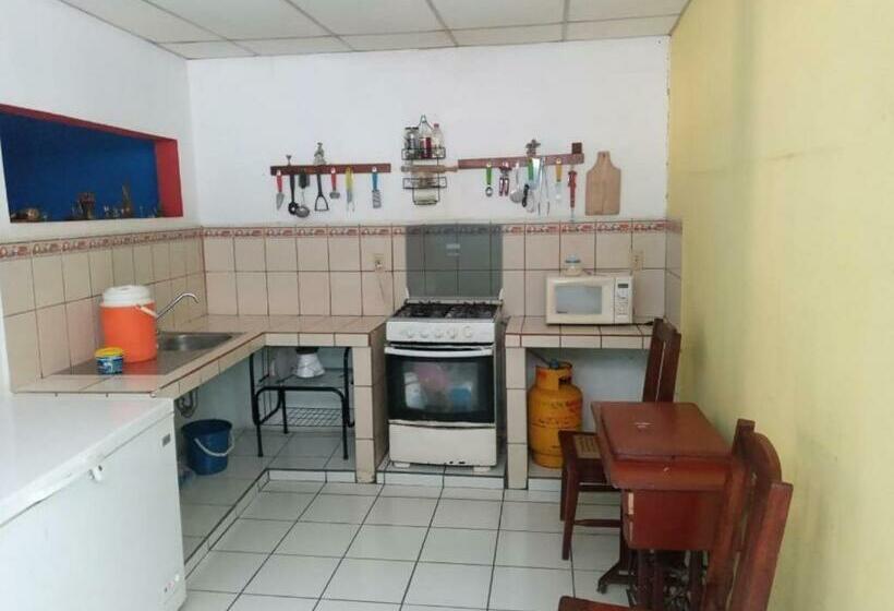 هاستل Hostal Casa Pilar
