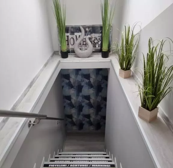 ベッドアンドブレックファースト Sleeping Sailor Boutique