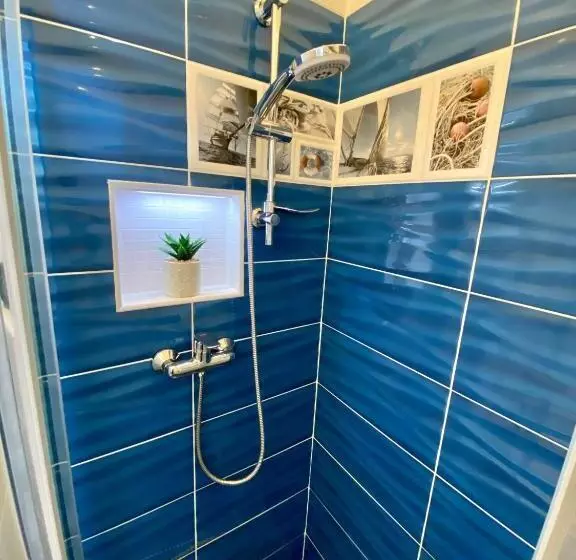 ベッドアンドブレックファースト Sleeping Sailor Boutique