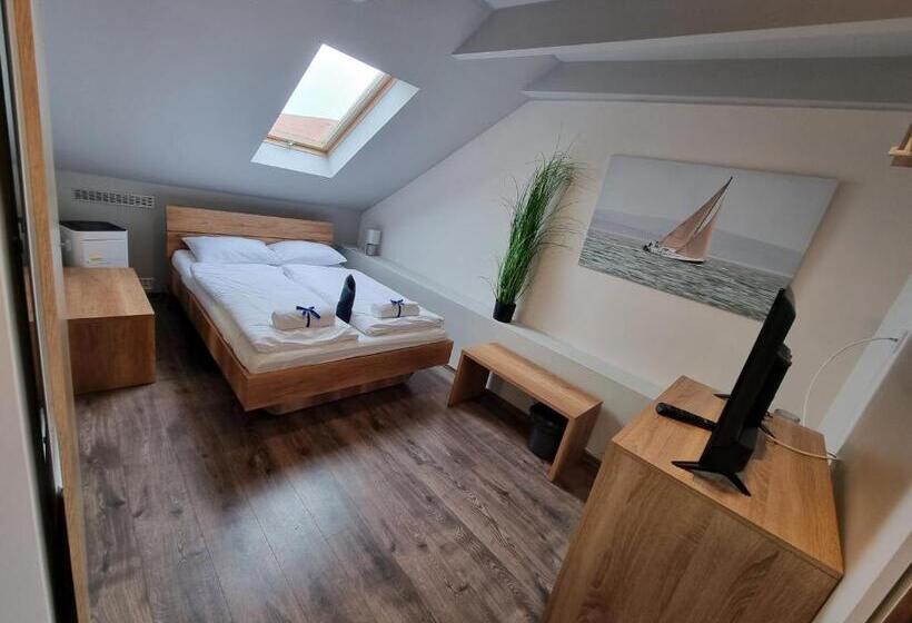 Bed and Breakfast Sleeping Sailor Boutique