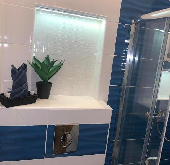 Bed and Breakfast Sleeping Sailor Boutique