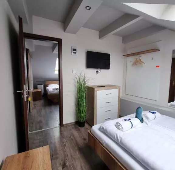 ベッドアンドブレックファースト Sleeping Sailor Boutique