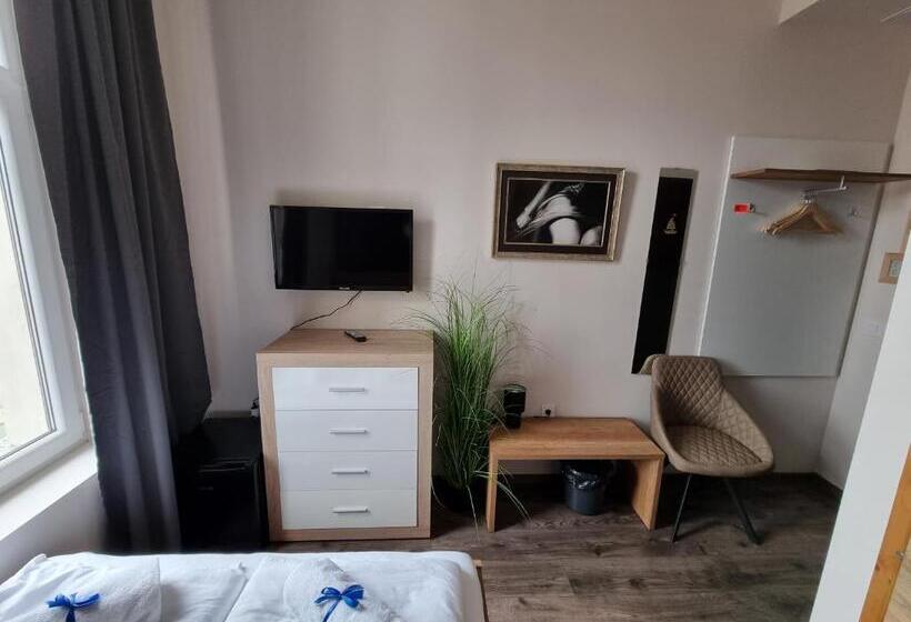 Bed and Breakfast Sleeping Sailor Boutique