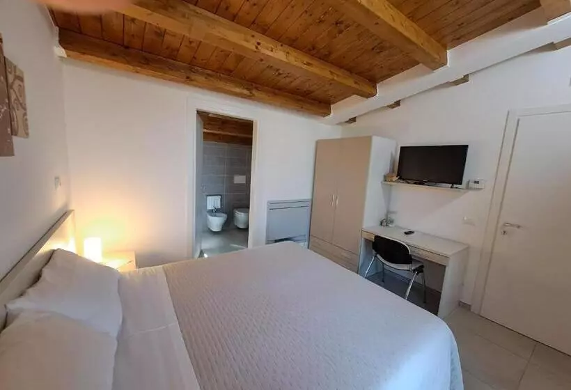 تختخواب و صبحانه Tana Del Riccio