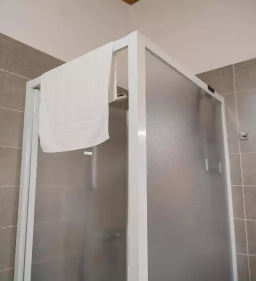 تختخواب و صبحانه Tana Del Riccio