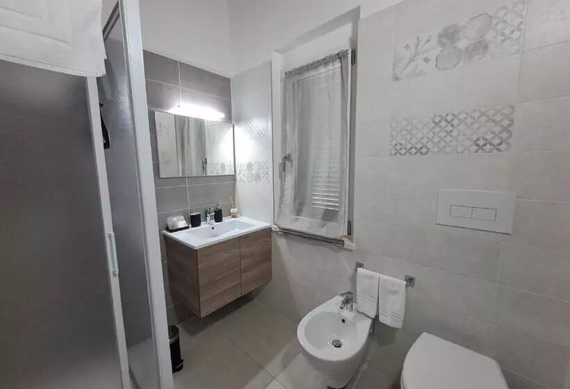 تختخواب و صبحانه Tana Del Riccio