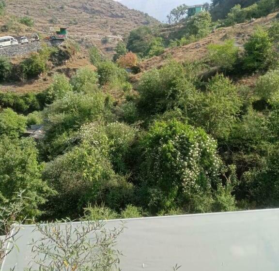 בית מלון כפרי Prithvi Resort Valley