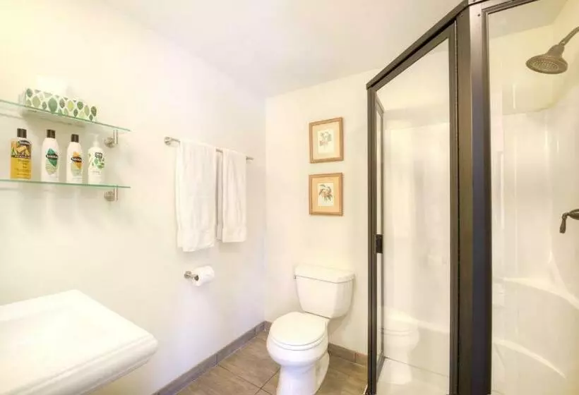 Majatalo Boulder Guest House