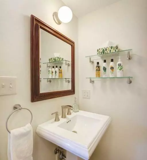 Majatalo Boulder Guest House