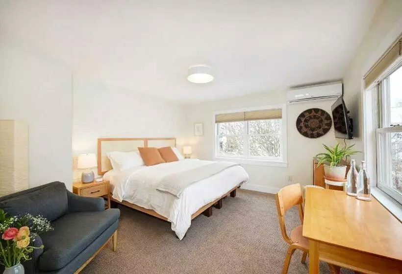 Majatalo Boulder Guest House