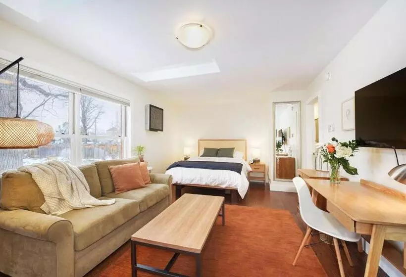 Majatalo Boulder Guest House