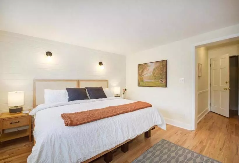 Majatalo Boulder Guest House