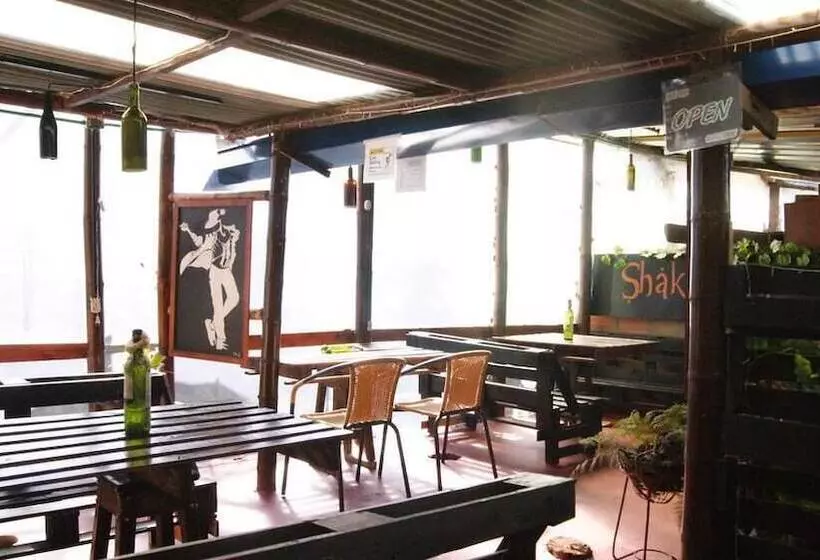پانسیون Hostal Casa Del Loro   Hostel