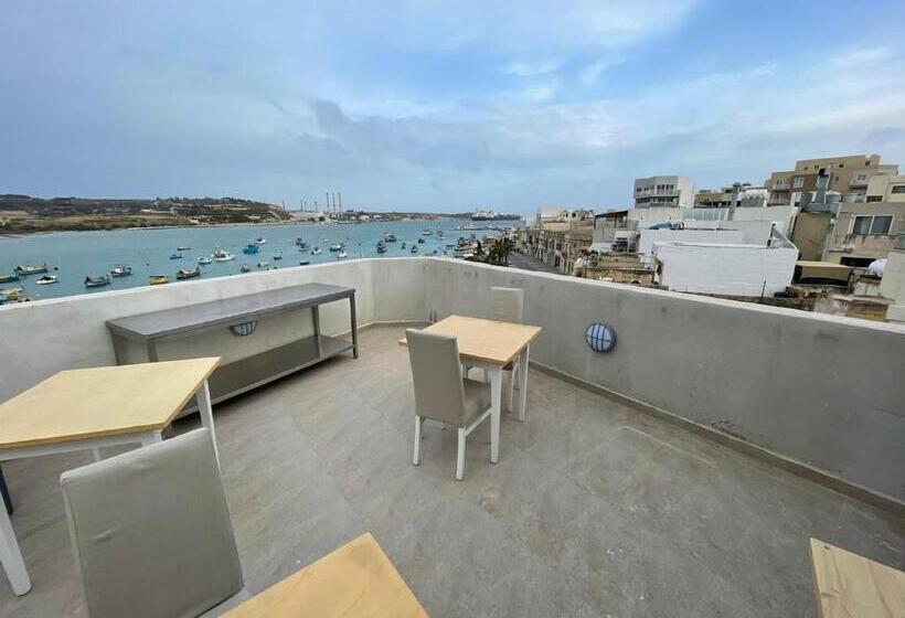 Bed and Breakfast La Reggia Seaview Guesthouse