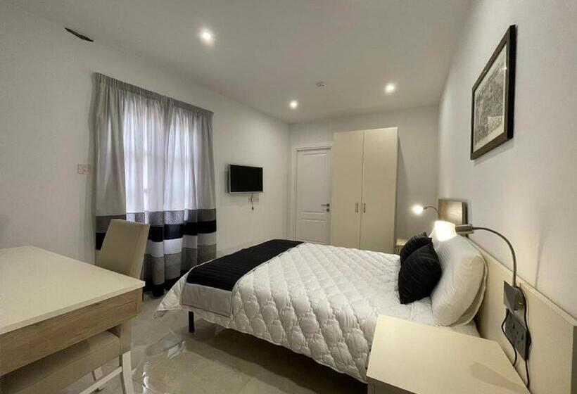 Bed and Breakfast La Reggia Seaview Guesthouse