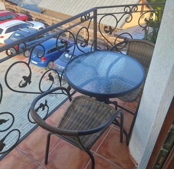 تختخواب و صبحانه Sky Park Home