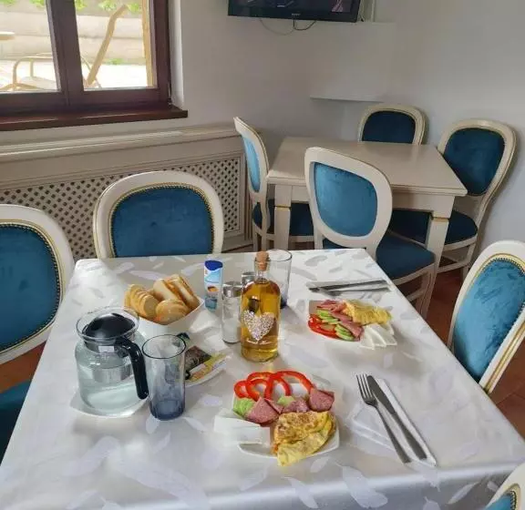 تختخواب و صبحانه Sky Park Home