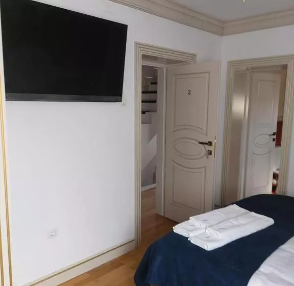 تختخواب و صبحانه Sky Park Home