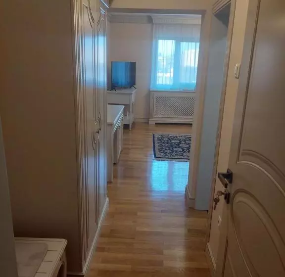 تختخواب و صبحانه Sky Park Home