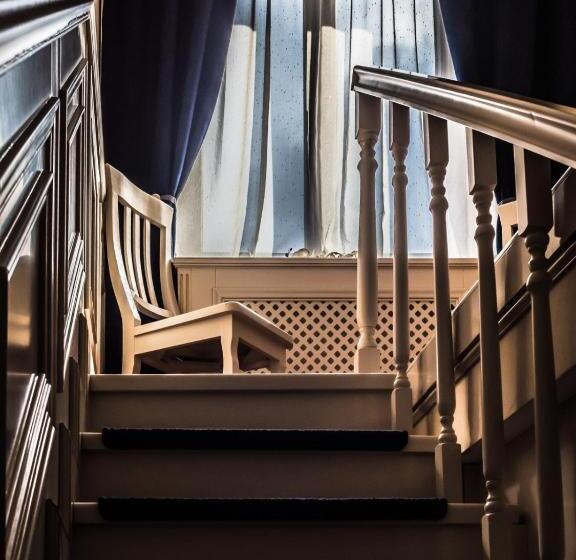 تختخواب و صبحانه Sky Park Home