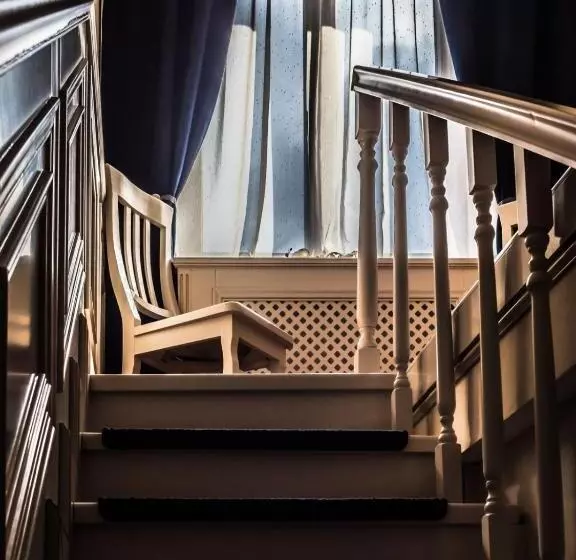 تختخواب و صبحانه Sky Park Home